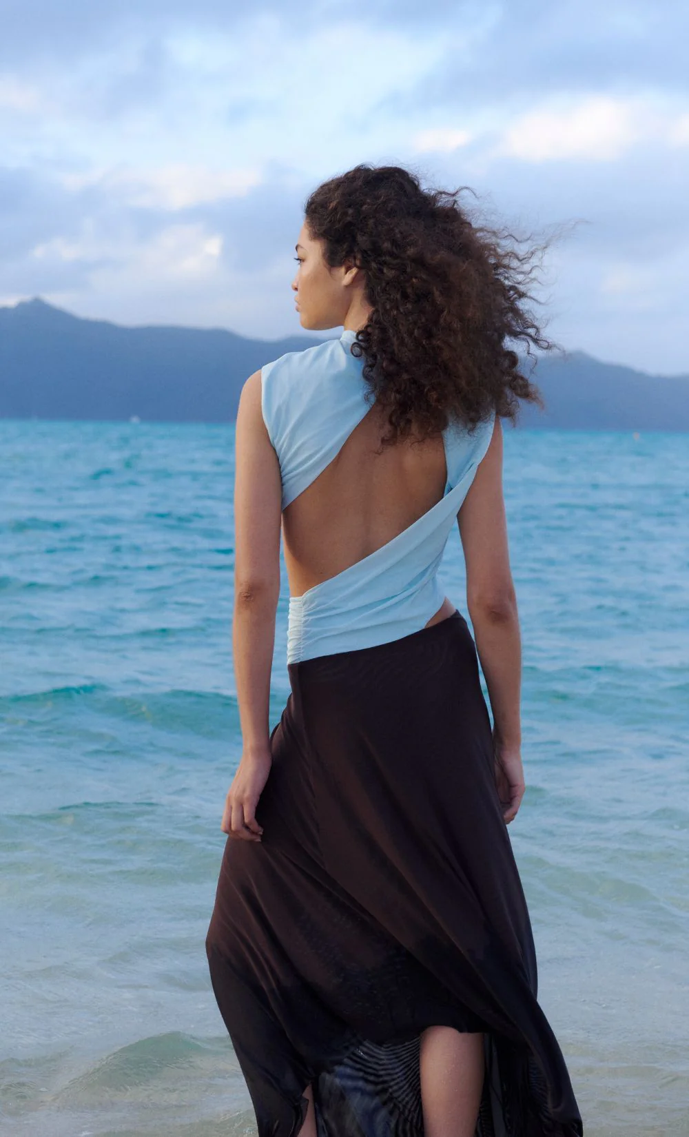 CONNI ASYM MIDI DRESS - ARCTIC BLUE / DARK CHOC - Image 5