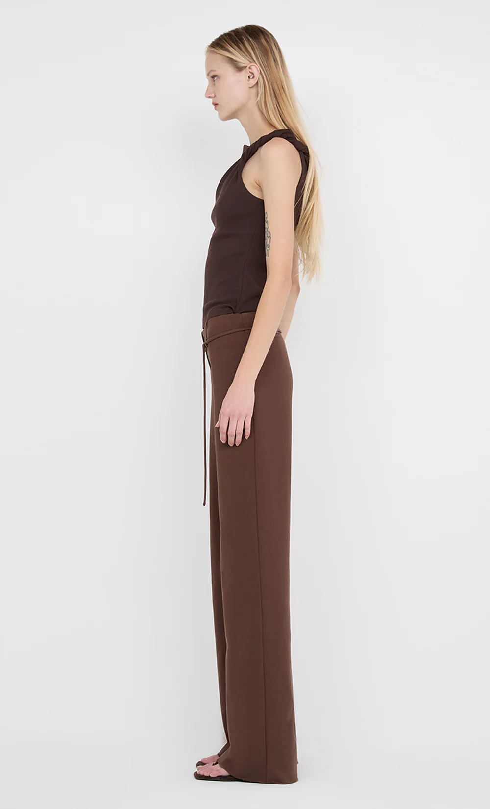 JUDE BELTED PANT  - CHOC - Image 5
