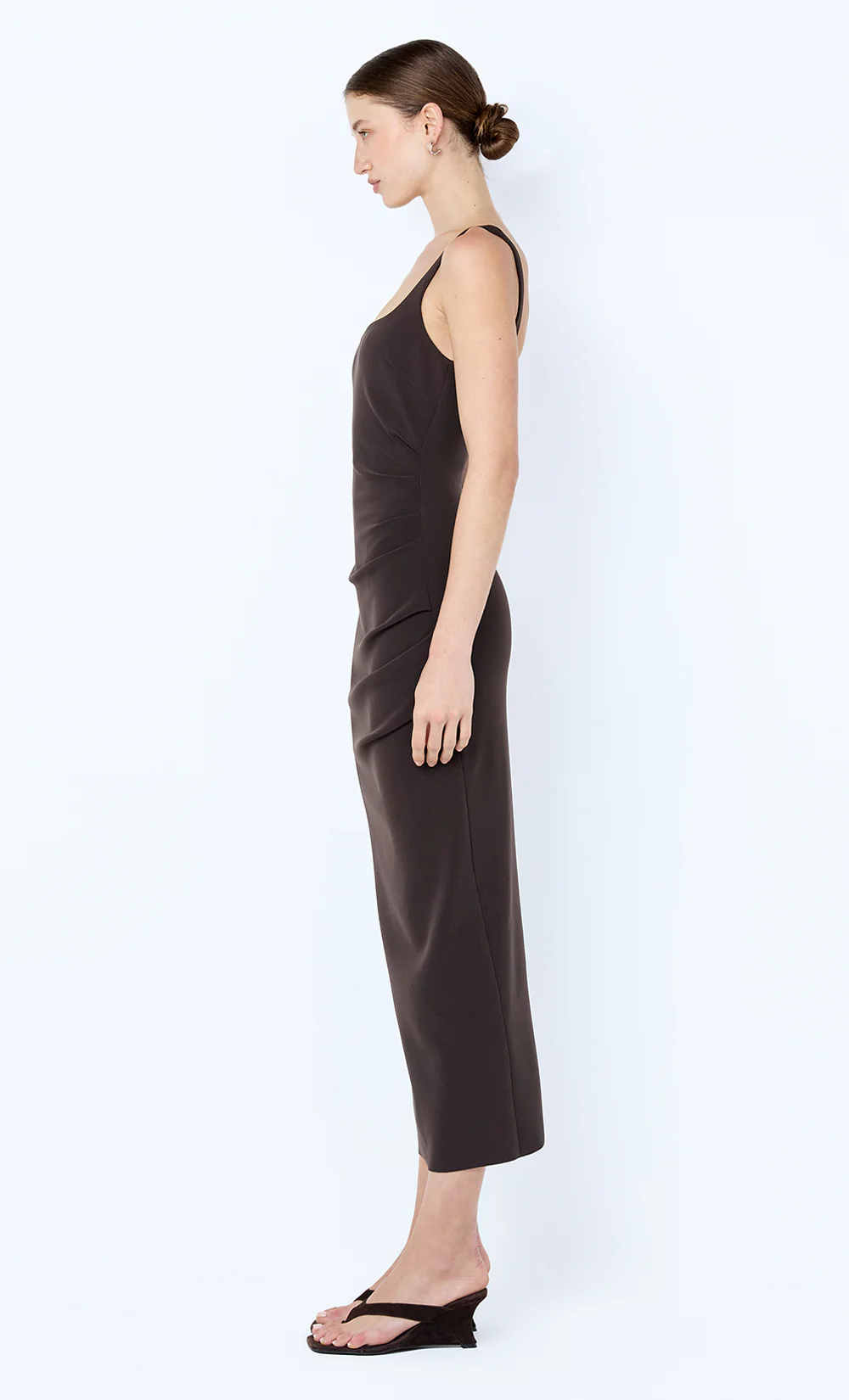 KARINA TUCK MIDI DRESS - ESPRESSO - Image 4